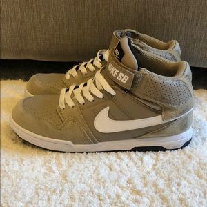 Nike SB Mids